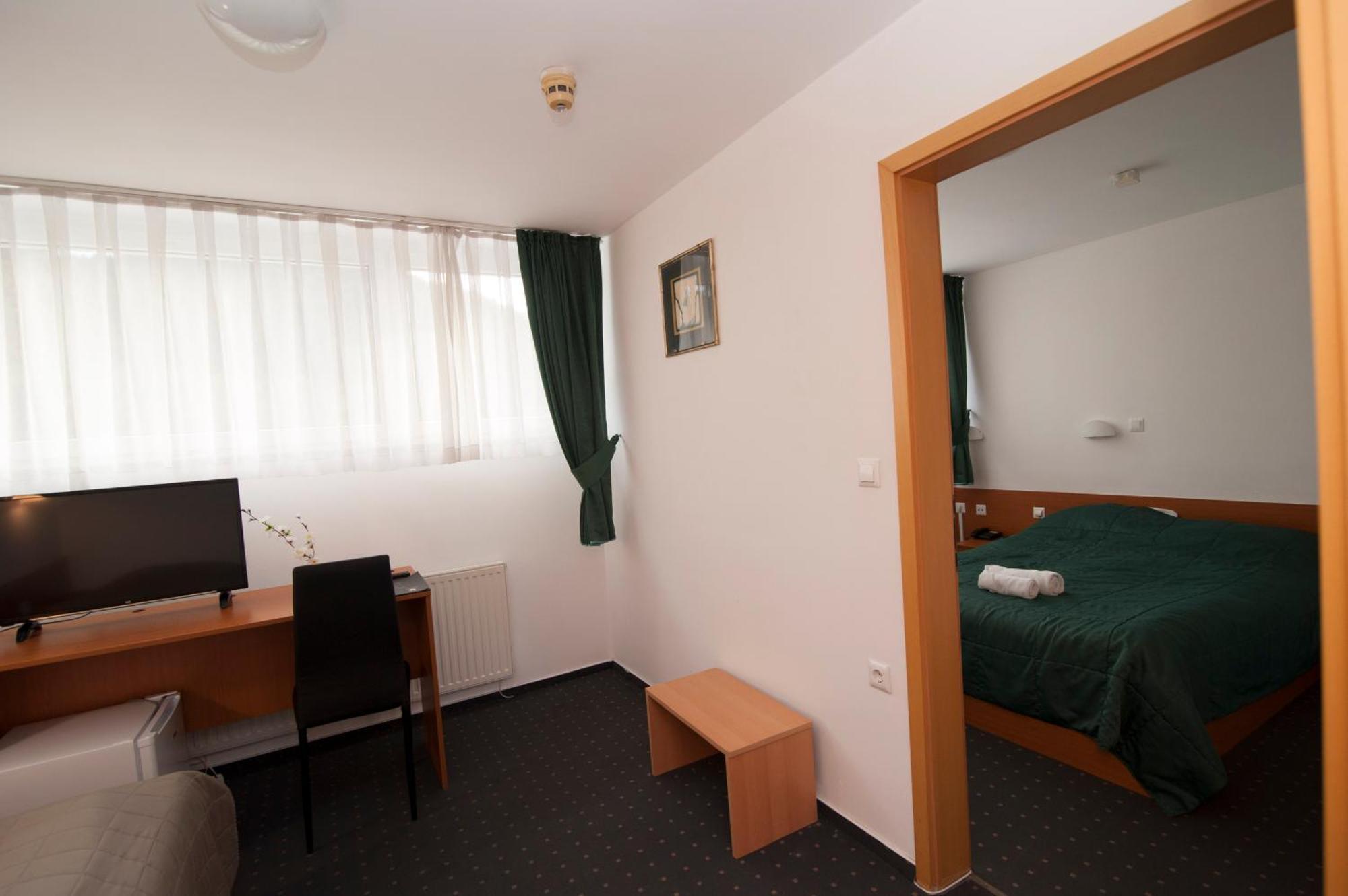 Hotel Faraon تْسيلْيي الغرفة الصورة