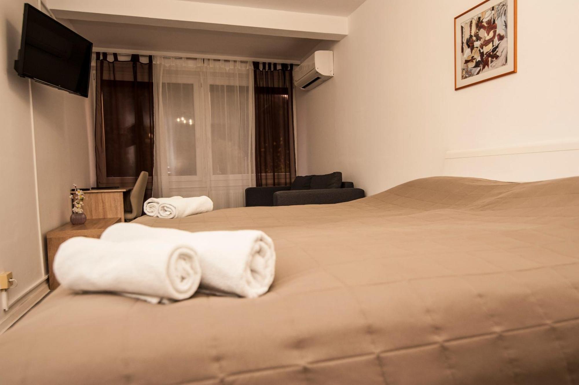 Hotel Faraon تْسيلْيي الغرفة الصورة